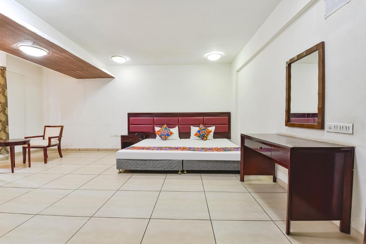 Fabhotel Gl Residency - Satellite Ахмедабад Экстерьер фото